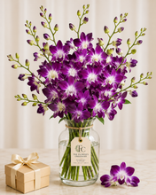 Cargar imagen en el visor de la galería, Purple Orchid Bouquet with Vase – 10 Fresh Stems from Thailand
